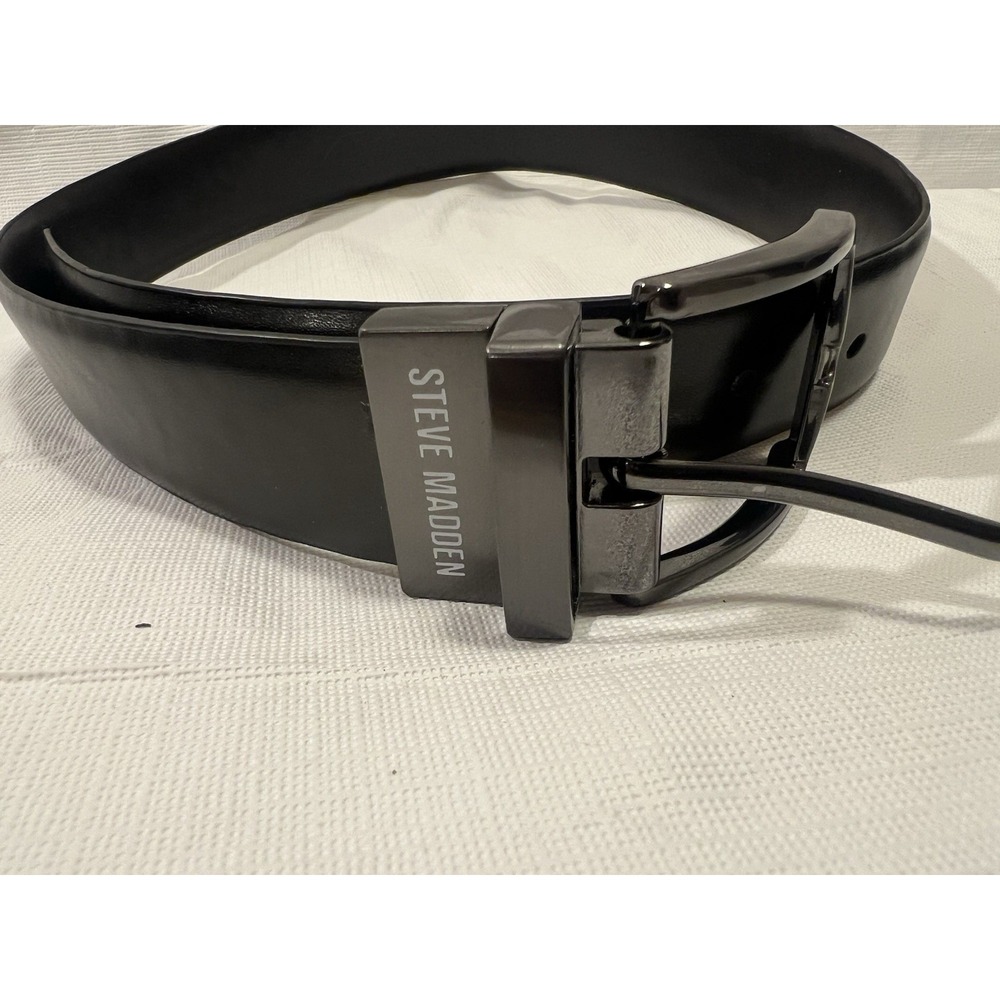 Steve Madden Black Leather Belt Youth Boys Medium 28/29 Solid Classic Accessory - Picture 2 of 4